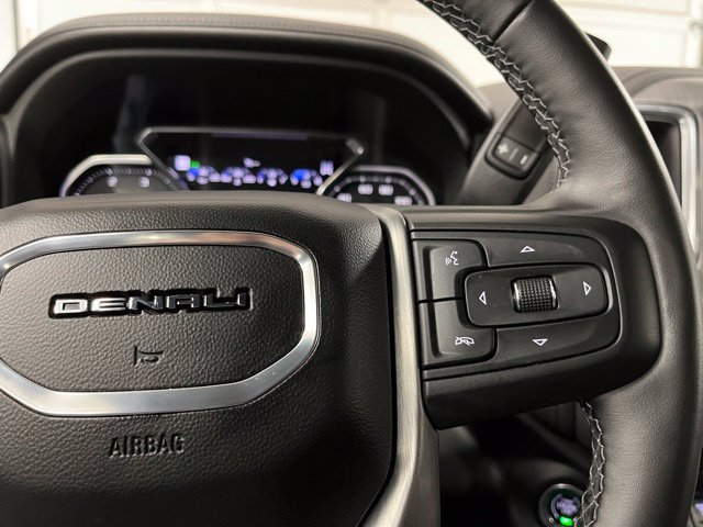 Used 2023 GMC Sierra 3500 Denali w/ Denali Black Diamond Edition AWD/4WD image 32