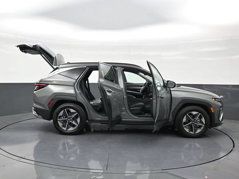 Used 2025 Hyundai Tucson SEL FWD image 30