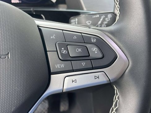 Used 2025 Volkswagen Atlas Cross Sport SE FWD image 23