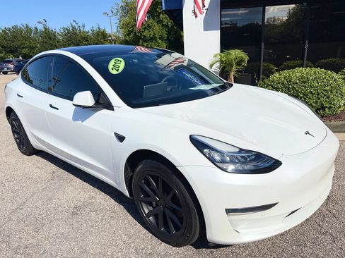 Used 2019 Tesla Model 3 Standard Range Plus RWD image 1