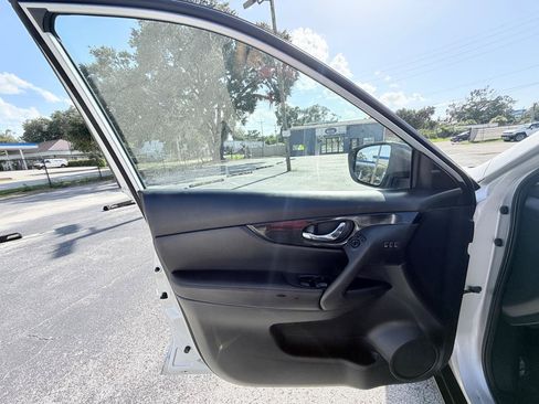 Used 2019 Nissan Rogue SL AWD/4WD image 14