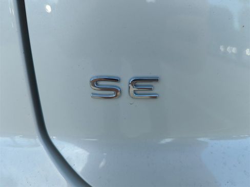 New 2026 Volkswagen Atlas Cross Sport SE image 17