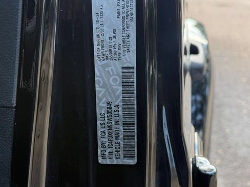 Used 2025 Jeep Wrangler Unlimited Sahara AWD/4WD image 28
