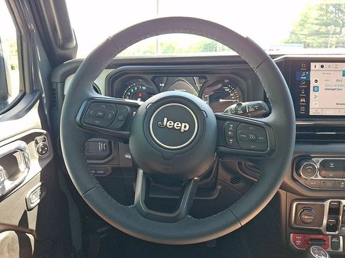 Used 2025 Jeep Wrangler Unlimited Sport S 4xe AWD/4WD image 17