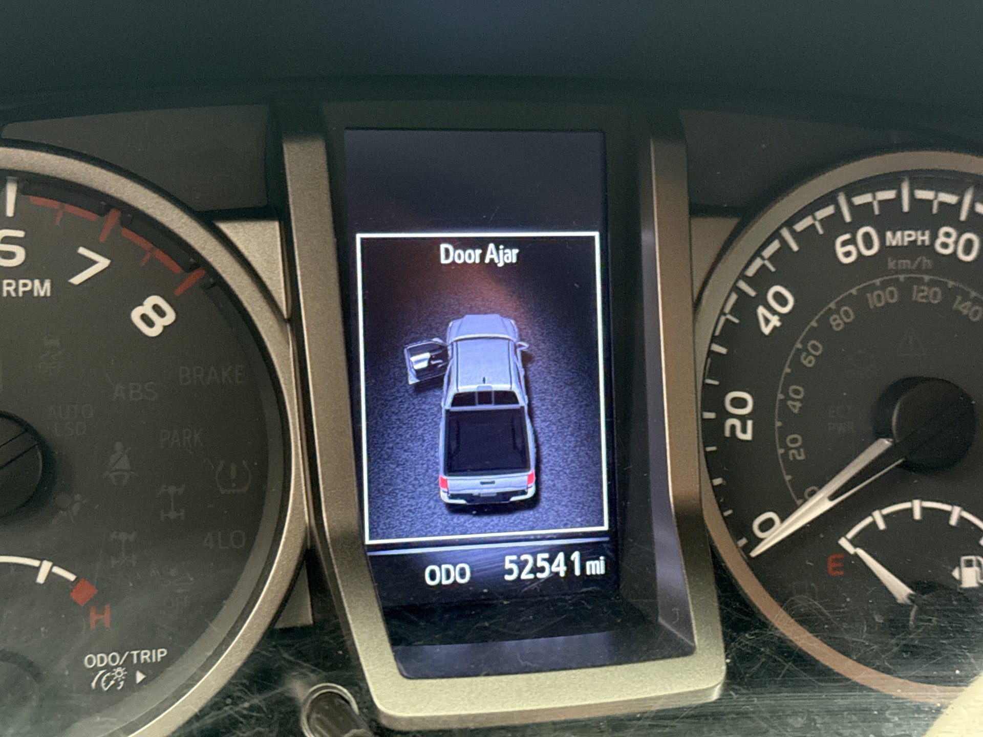Used 2019 Toyota Tacoma SR5 AWD/4WD image 13