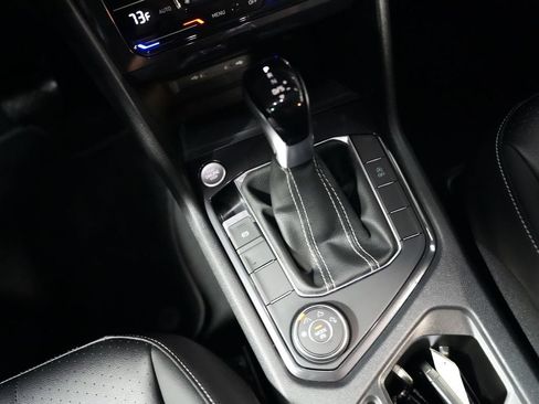 Used 2023 Volkswagen Tiguan SE w/ Panoramic Sunroof Package AWD/4WD image 28