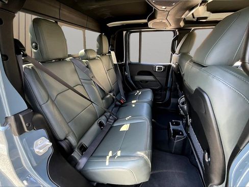 New 2026 Jeep Gladiator Mojave image 21