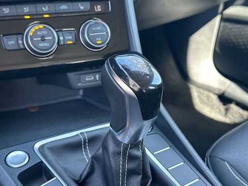 Certified 2024 Volkswagen Jetta SE image 20