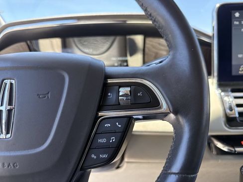Used 2019 Lincoln Navigator Reserve AWD/4WD image 18