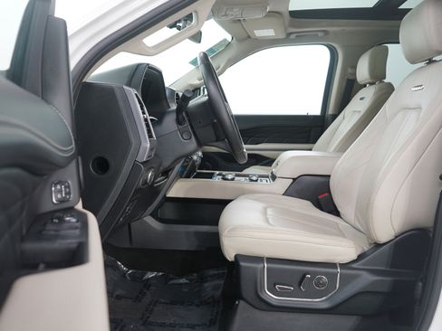 Used 2021 Ford Expedition Platinum image 24