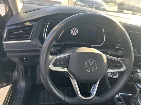 Used 2024 Volkswagen Jetta SE image 12