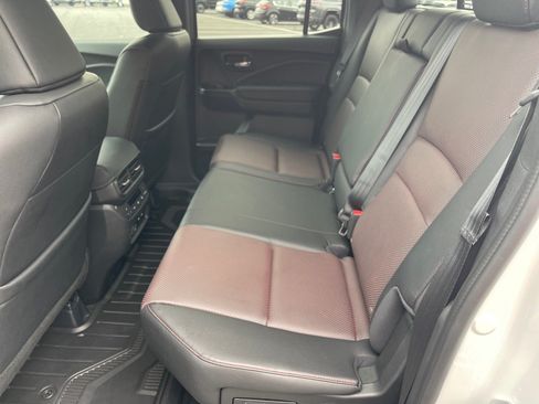 Used 2025 Honda Ridgeline Black Edition image 12