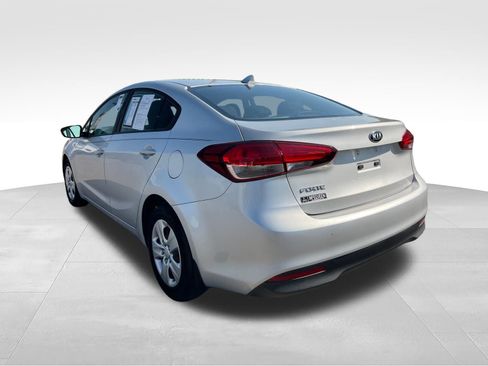 Used 2017 Kia Forte LX FWD image 8