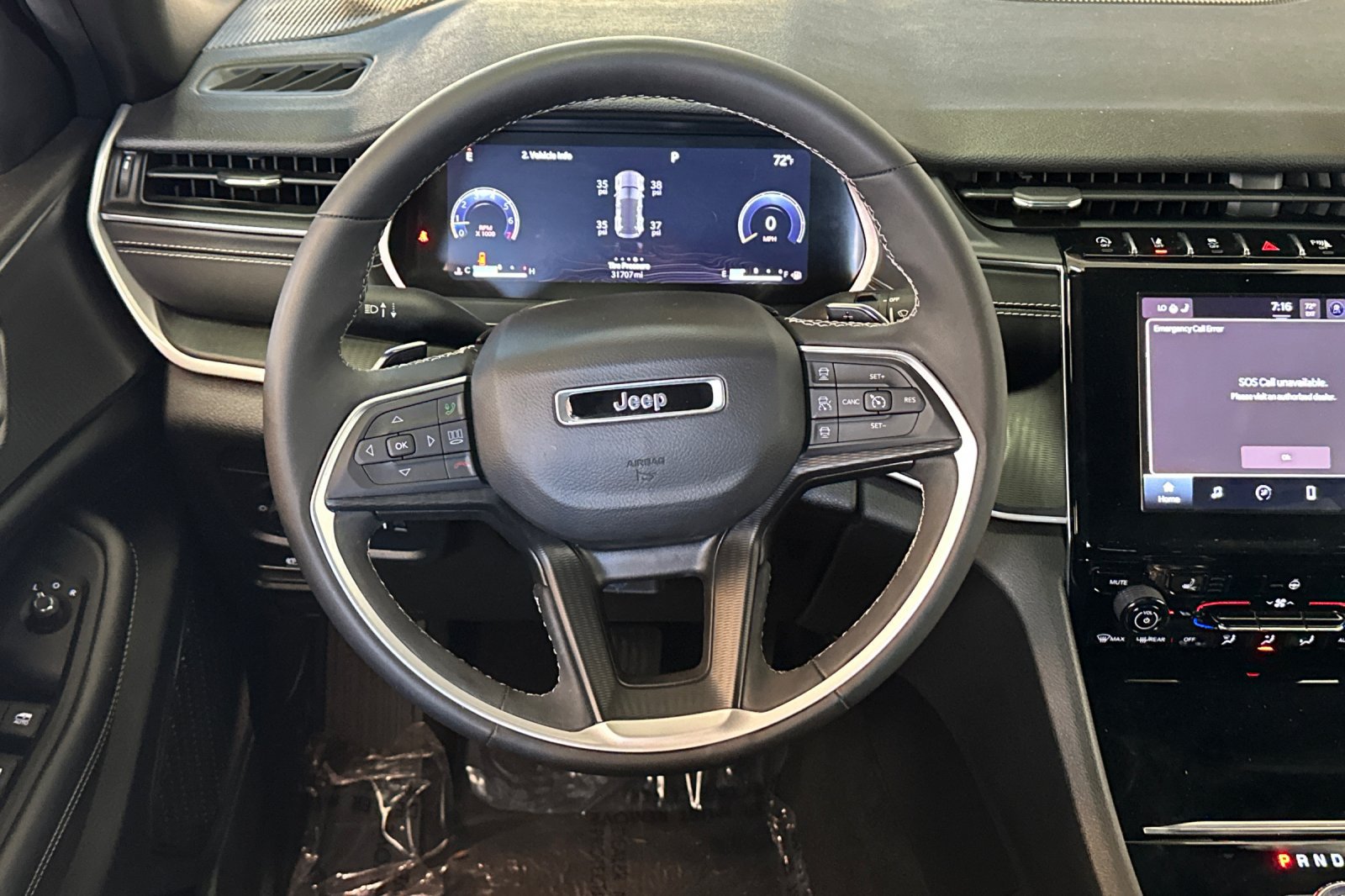 Used 2023 Jeep Grand Cherokee Altitude AWD/4WD image 30