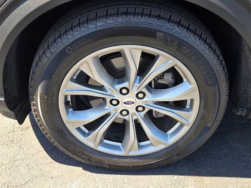 Certified 2023 Ford Explorer XLT w/ Equipment Group 202A RWD image 9