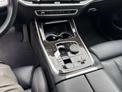 Used 2025 BMW X7 xDrive40i image 27