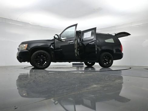 Used 2008 Chevrolet Suburban LTZ w/ LTZ Preferred Equipment Group AWD/4WD image 57