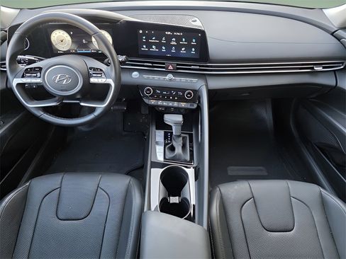 Used 2023 Hyundai Elantra Limited image 23