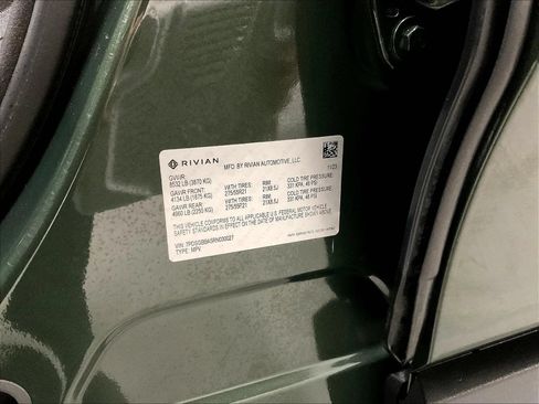Used 2024 Rivian R1S Adventure Dual AWD/4WD image 33