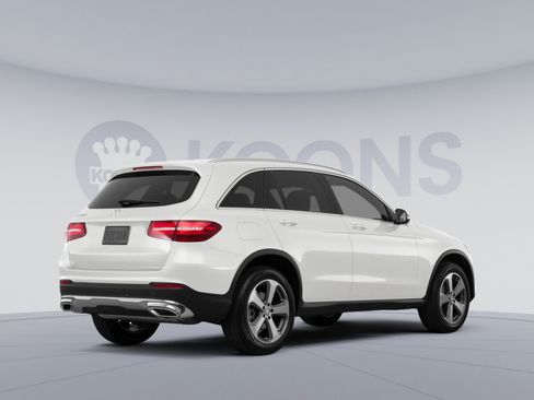 Certified 2018 Mercedes-Benz GLC 300 4MATIC image 4