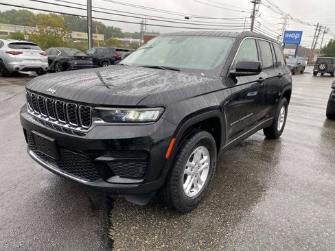 Certified 2023 Jeep Grand Cherokee Laredo image 8