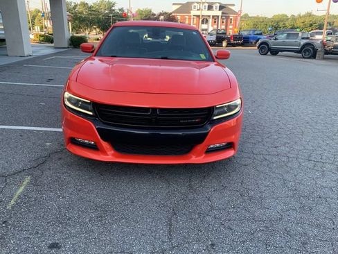 Used 2016 Dodge Charger R/T w/ Plus Group RWD image 2
