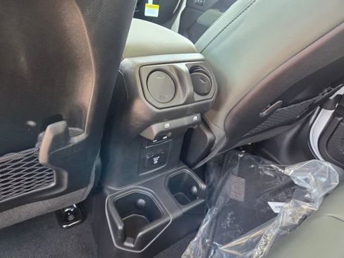 New 2026 Jeep Gladiator Mojave image 9