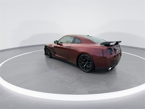 Used 2010 Nissan GT-R Premium image 6