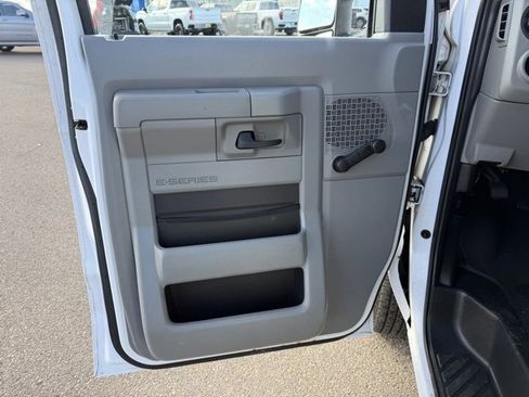 Used 2014 Ford E-150 and Econoline 150 image 20
