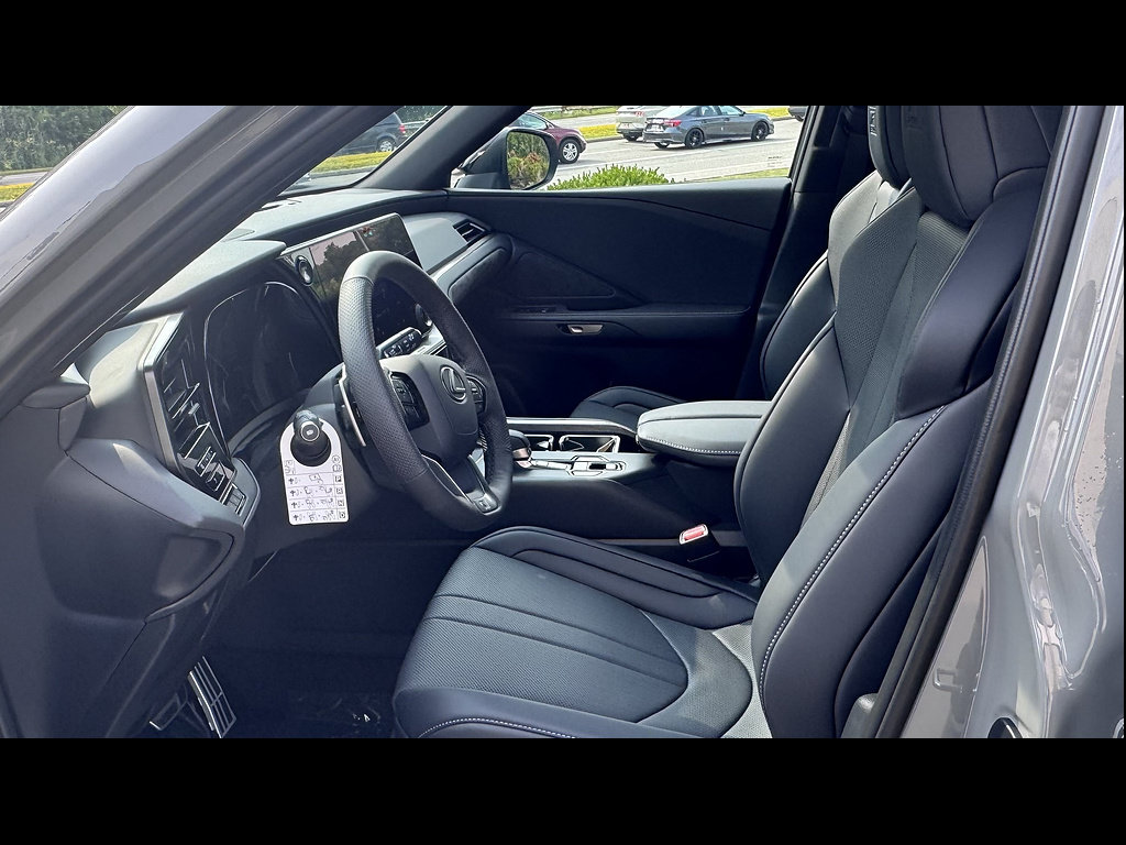 New 2026 Lexus TX 500h AWD w/ Technology Package image 13