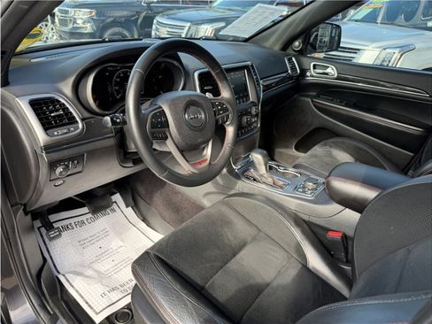 Used 2018 Jeep Grand Cherokee Trailhawk AWD/4WD image 16