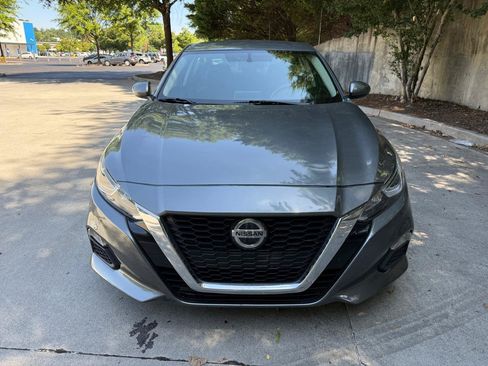 Used 2020 Nissan Altima 2.5 S FWD image 2