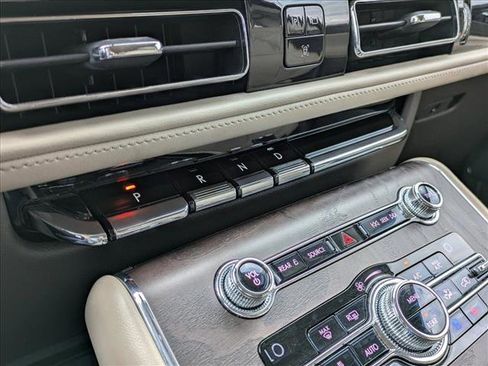 Used 2020 Lincoln Aviator Grand Touring w/ Elements Package Plus AWD/4WD image 12