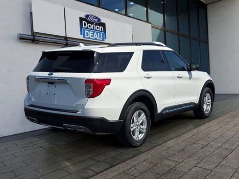 Certified 2023 Ford Explorer XLT w/ Equipment Group 202A AWD/4WD image 3