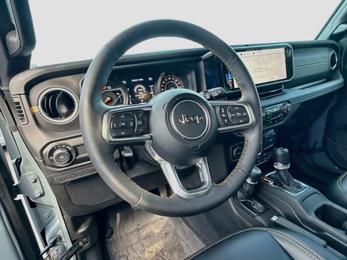 Used 2024 Jeep Wrangler Unlimited Sahara w/ Technology Group AWD/4WD image 12