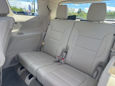Used 2022 GMC Acadia Denali FWD image 37