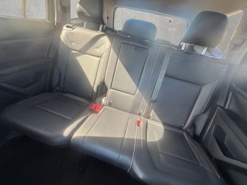 Used 2021 Volkswagen Atlas SE w/ Towing Package image 24