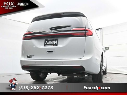 Used 2022 Chrysler Pacifica Pinnacle image 22