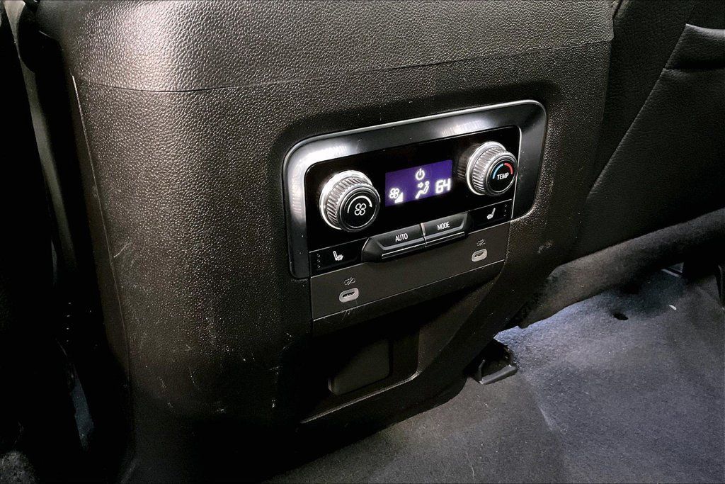 Used 2024 GMC Yukon Denali AWD/4WD image 11