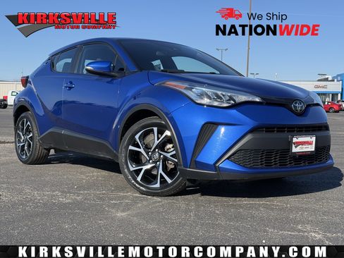 Used 2022 Toyota C-HR XLE image 1
