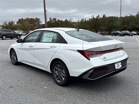 New 2026 Hyundai Elantra Blue image 5