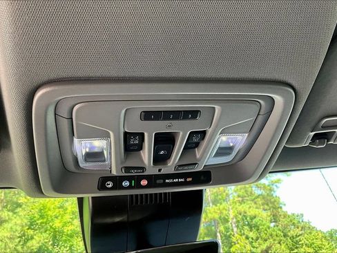 Used 2023 GMC Sierra 1500 Denali AWD/4WD image 18