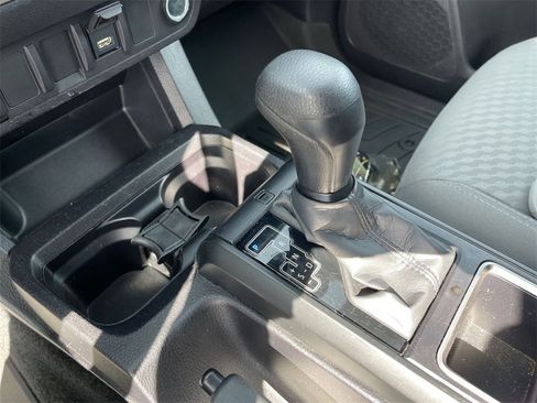 Used 2022 Toyota Tacoma SR image 19