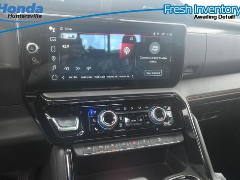 Used 2023 GMC Sierra 1500 AT4 w/ AT4 Preferred Package AWD/4WD image 15