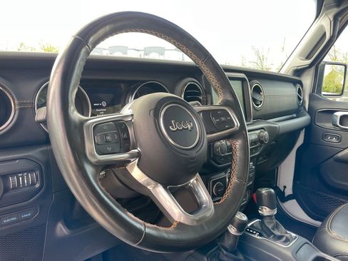 Used 2021 Jeep Wrangler Unlimited Sahara AWD/4WD image 14