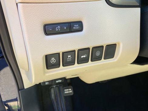 Used 2023 Nissan Murano SL image 16