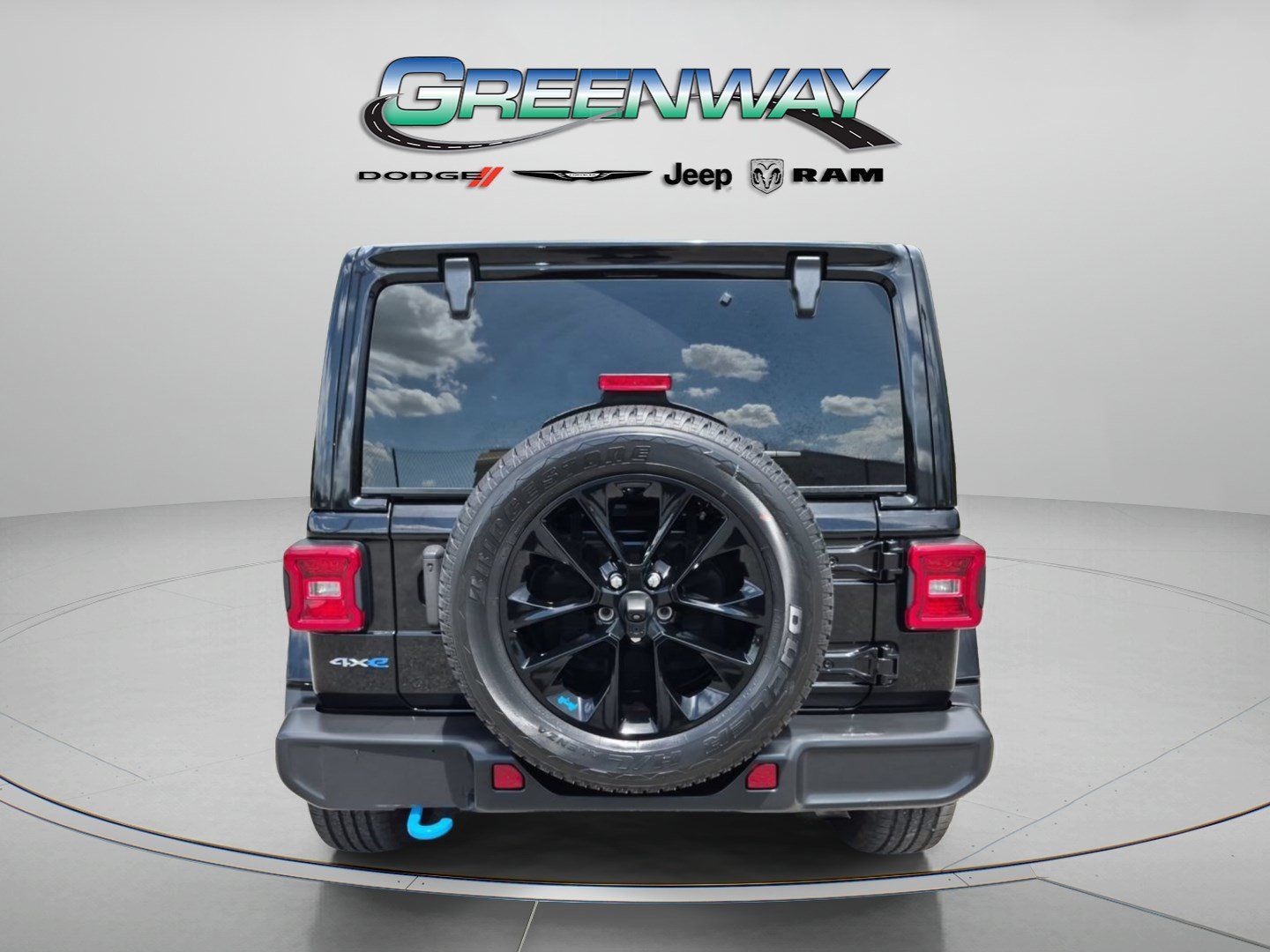 Used 2022 Jeep Wrangler Unlimited Sahara AWD/4WD image 2