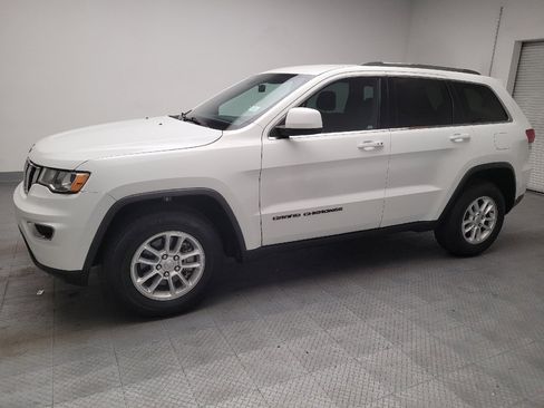 Used 2019 Jeep Grand Cherokee Laredo RWD image 2