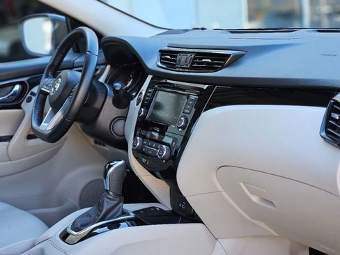 Certified 2022 Nissan Rogue Sport SL w/ Premium Package image 13