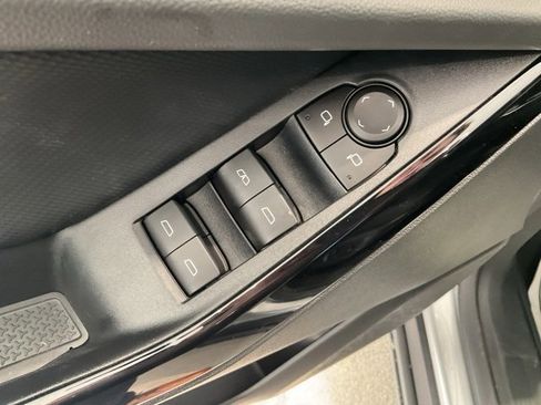 New 2026 Chevrolet Equinox LT w/ Convenience Package II image 9